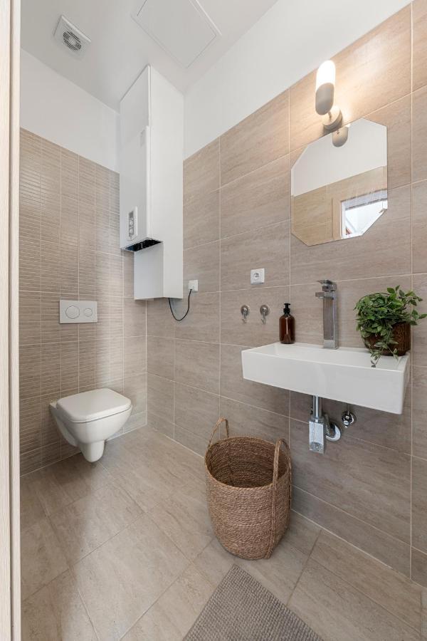 Stefanikova Rose Apartment *